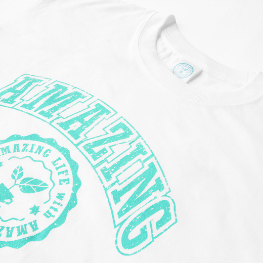 AMAZING COFFEE カレッジロゴ Tee〈ホワイト〉 詳細画像 ー 3